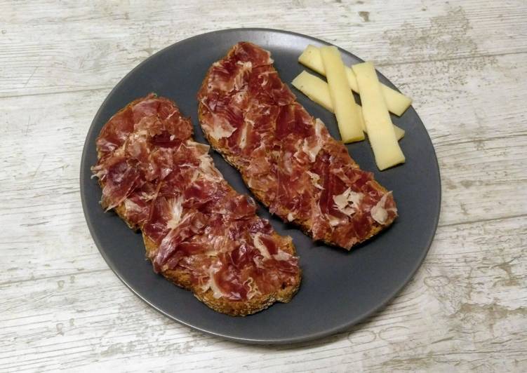 Pan con tomate y jamón
