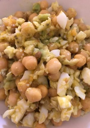 Foto principal de Ensalada de garbanzos y cia