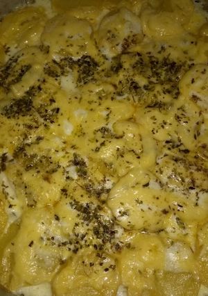 Una foto de Papas gratinadas a la crema❣️