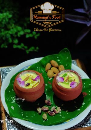 A picture of Matka Kesar Phirni.
