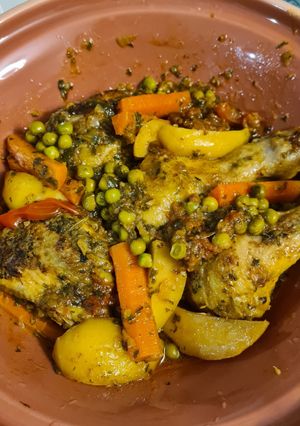 Une photo de Tajine poulet🍗 et légumes 🥕