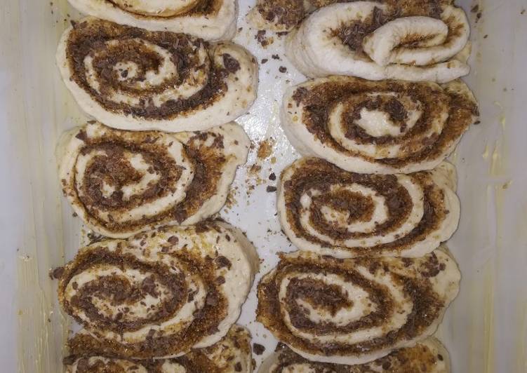 Cinnamon and chocolate rolls