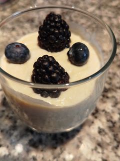 Una foto de Mousse de piña todo en frío con leche condensada o sin lactosa