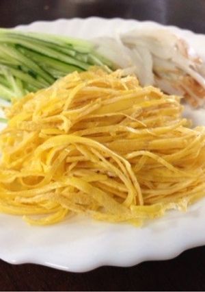 A picture of Easiest Kinshi Tamago (Shredded Egg Crepe) for Summer Chilled Ramen.