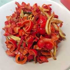 A picture of Tumis kulit melinjo teri.