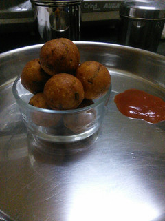 A picture of Potato balls.