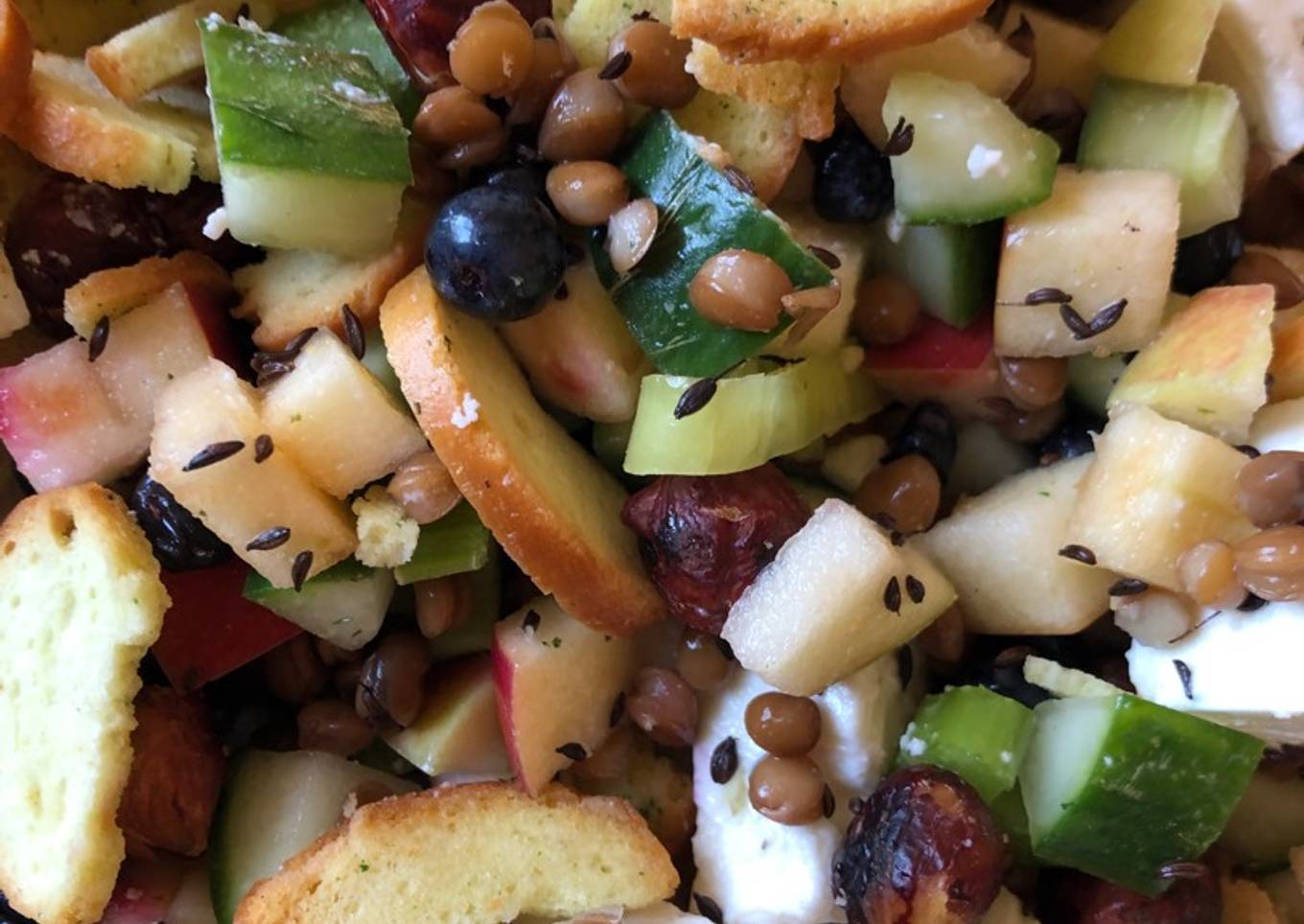 Blueberry, lentils and feta Salad