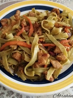 Foto principal de Pasta con verduras y pollo