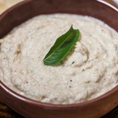 A picture of Raddish and walnut chutney.