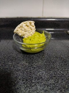 Una foto de Hummus de palta y garbanzo