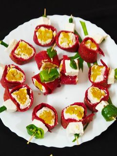 रेड वेलवेट रोल (Red velvet roll recipe in Hindi) रेसिपी मुख्य फोटो
