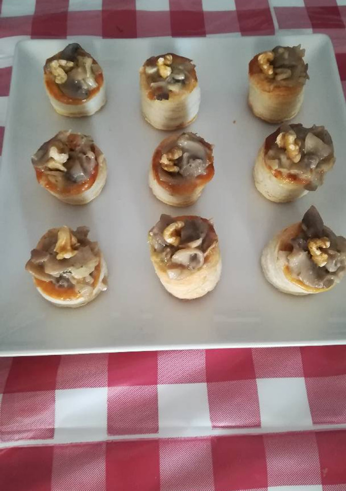 Una foto de Volovanes rellenos champiñón y camembert
