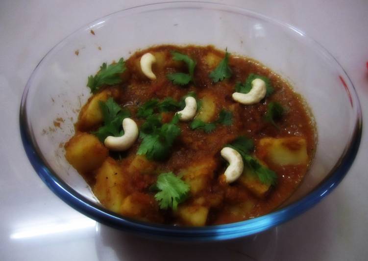 Everyday of Potato cashew curry