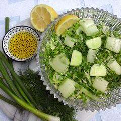 A picture of Greek Salad & Lemon Vinaigrette.
