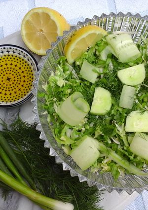 A picture of Greek Salad & Lemon Vinaigrette.