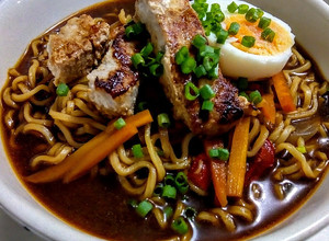 Una foto de SOPA Ramen Casera a mi Estilo...!💓❣️💝
