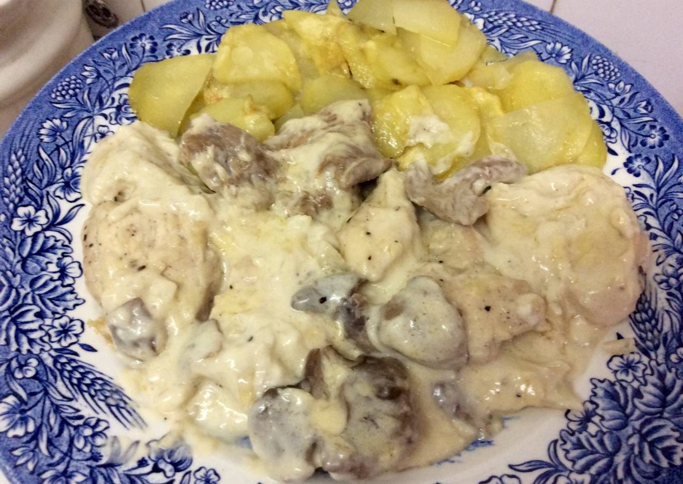 Solomillos de pollo con nata y setas 🍄