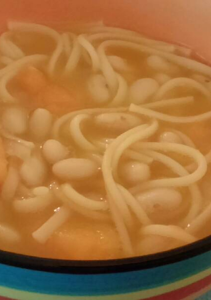 Una foto de Porotos con riendas y color