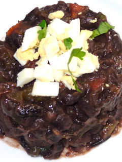 Una foto de POROTOS NEGROS GUISADOS (FRIJOLES, ALUBIAS, Judías)
