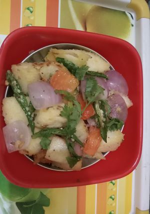 A picture of Spicy fried idli.