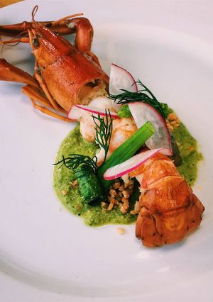 รูปของ กุ้งก้ามแดงลุยสวน