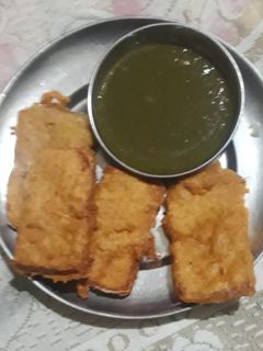 ब्रेड पकौड़े (bread pakode recipe in Hindi) रेसिपी मुख्य फोटो