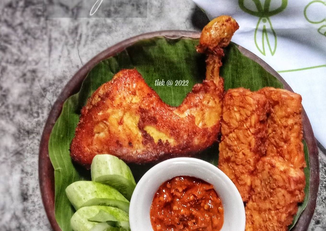 Ayam Goreng Komplit