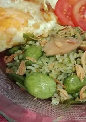 Foto resep Nasgor ijo tabur petei