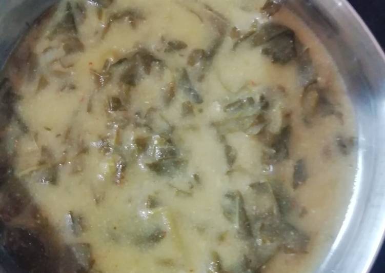 Palak dahi saag