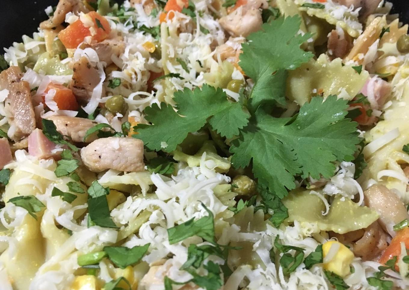 Ensalada de pasta (comer fría o caliente)