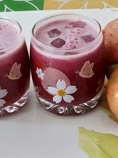 દાડમ નો જ્યૂસ (Pomegranate Juice Recipe In Gujarati) રેસીપી મુખ્ય ફોટો