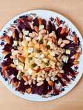 Ensalada de remolacha, alubias blancas, manzana y más 🥗