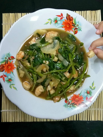 Langkah Mudah untuk Membuat Tumis kangkung udang 3 bawang yang Sempurna