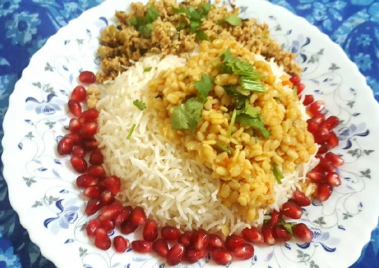 White lentil curry with rice chapli kebab & fresh pomogrante 😍