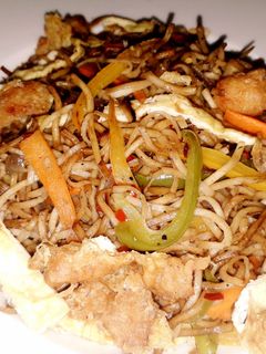 এগ  চিকেন চাউমিন(egg chicken chow mein recipe in Bengali) রেসিপির প্রধান ছবি