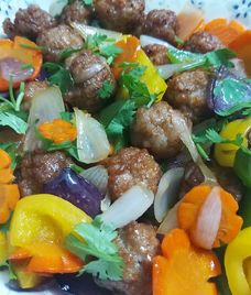 thịt xào ớt chuông cà rốt