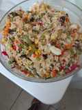 Insalata di riso con verdure fresche