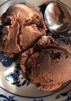 A picture of Chocolate frozen dessert.