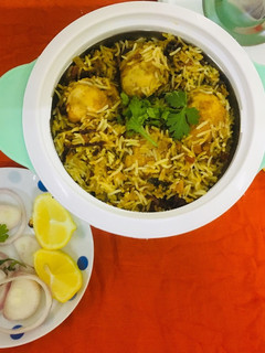 દમ આલુ બિરયાની રેસીપી મુખ્ય ફોટો