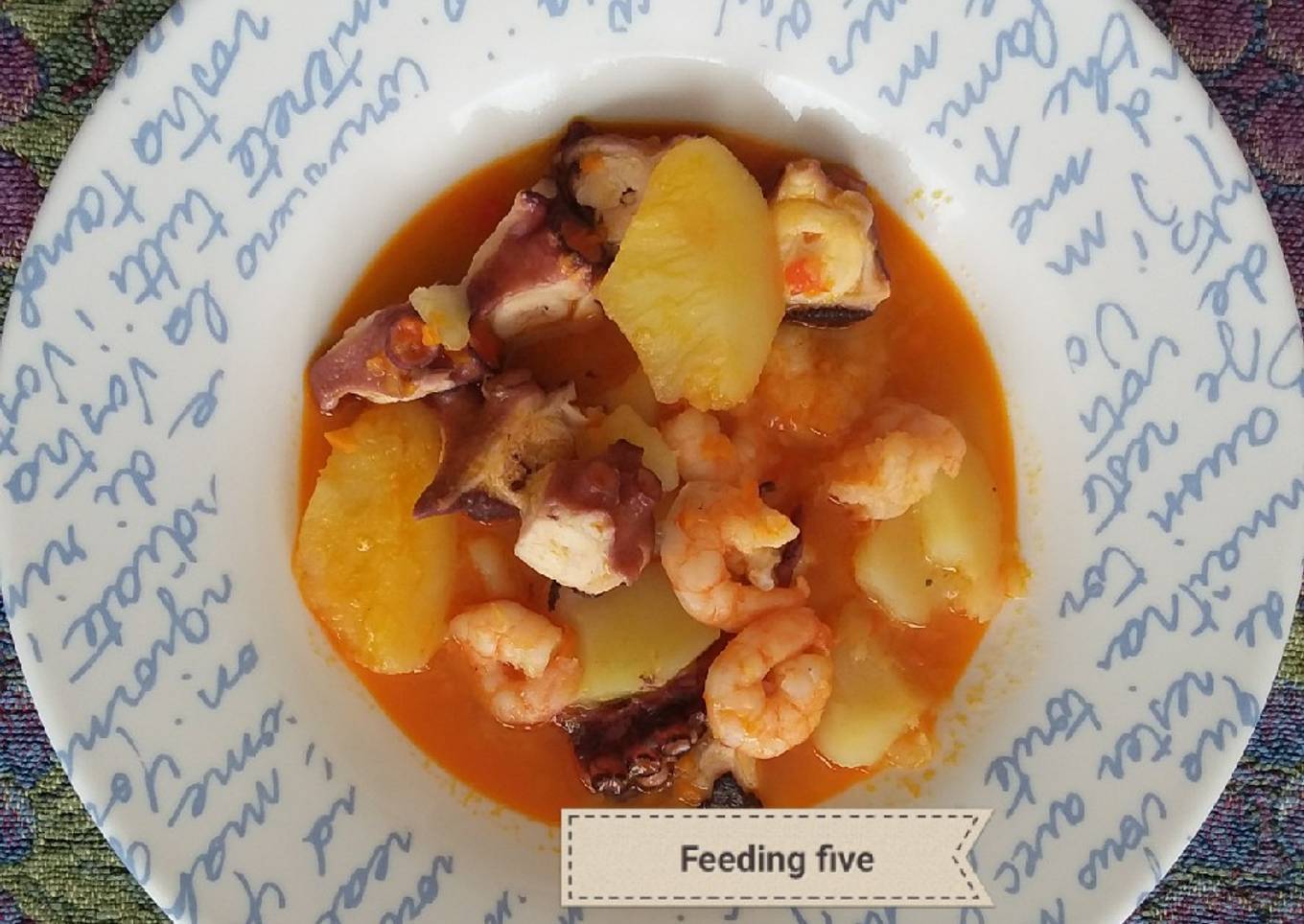 Cazuela de patatas pulpo y langostinos