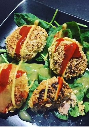 Una foto de Croquetas de atún con amaranto 🐟🍙