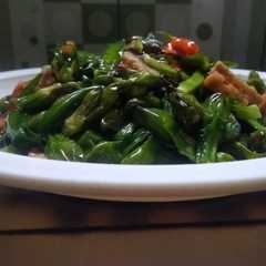 รูปของ Oseng Genjer