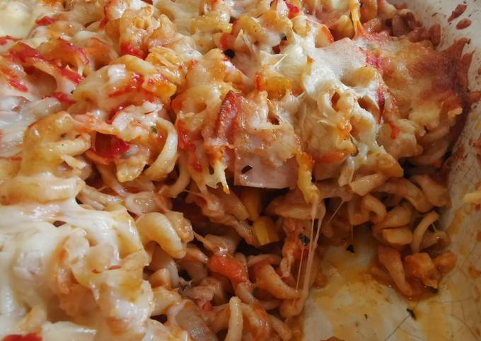 Ζυμαρικά σαν πίτσα (Pizza pasta bake) ??? συνταγή από τον/την Elenaaaki  - Cookpad