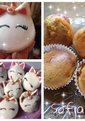 Φωτογραφία της συνταγής Cupcakes βανίλιας με γέμιση έτοιμης κρέμας φράουλα