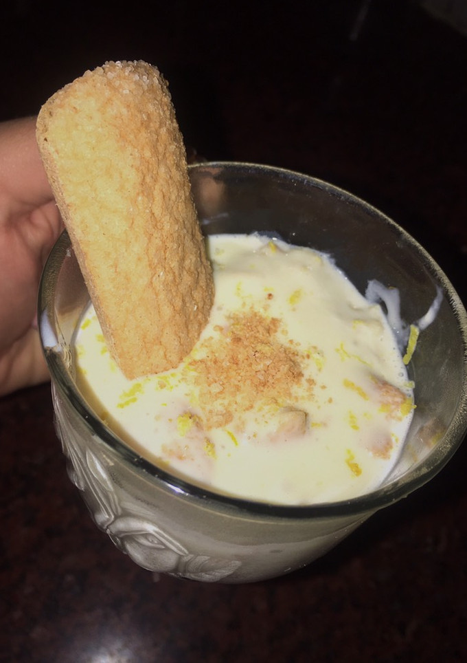 Una foto de Postre de leche condensada, limón y vainillas 🍋💛
