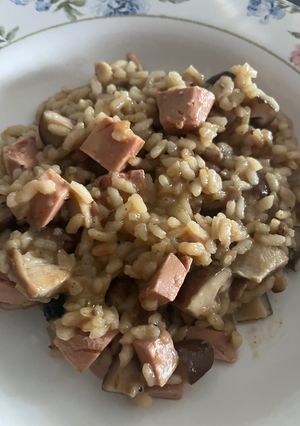 Una foto de Risotto con Foie, Shiitake y Trufa con Prosecco