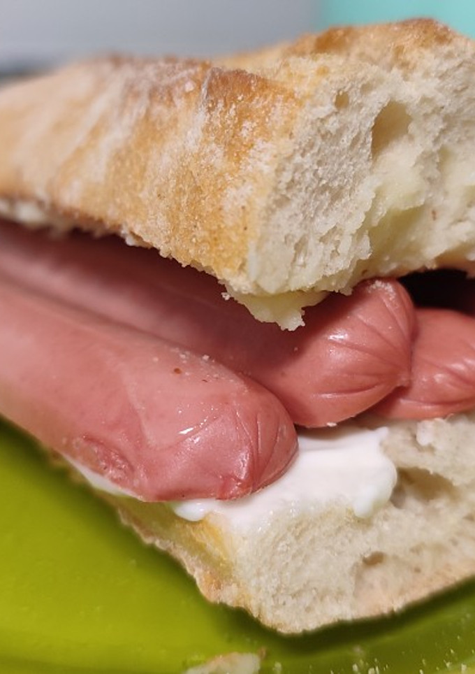 Una foto de Bocadillo rápido de salchichas y algo más