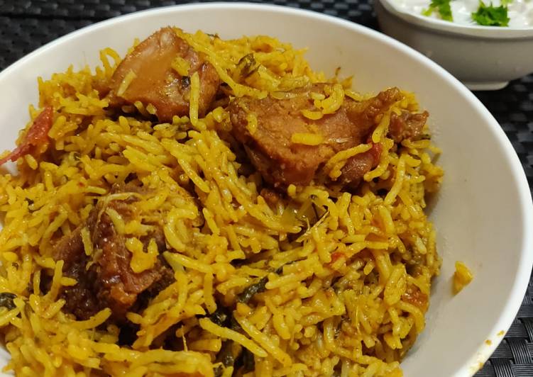 Country Chicken Biryani/Naatu Kozhi Biryani