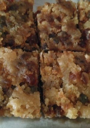टूटी फ्रूटी व्हीट केक (tutti frutti wheat cake recipe in Hindi) रेसिपी मुख्य फोटो