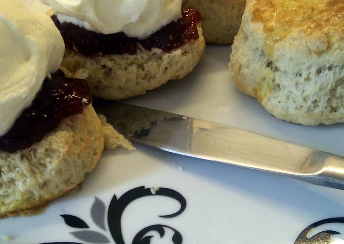 'V' Tea Scones